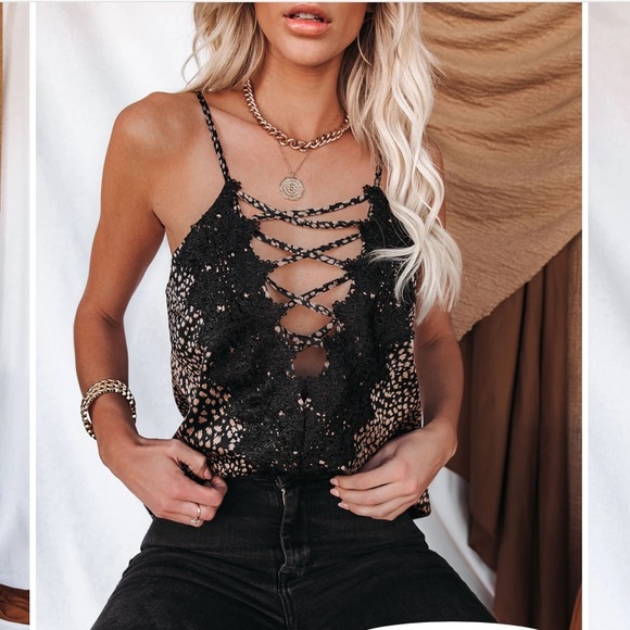 Vici Tops - VIci NWT lace tank top
